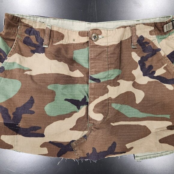 Urban Outfitters Reconstructed Green Camo Utility Mini Skirt Sized M - Picture 3 of 7